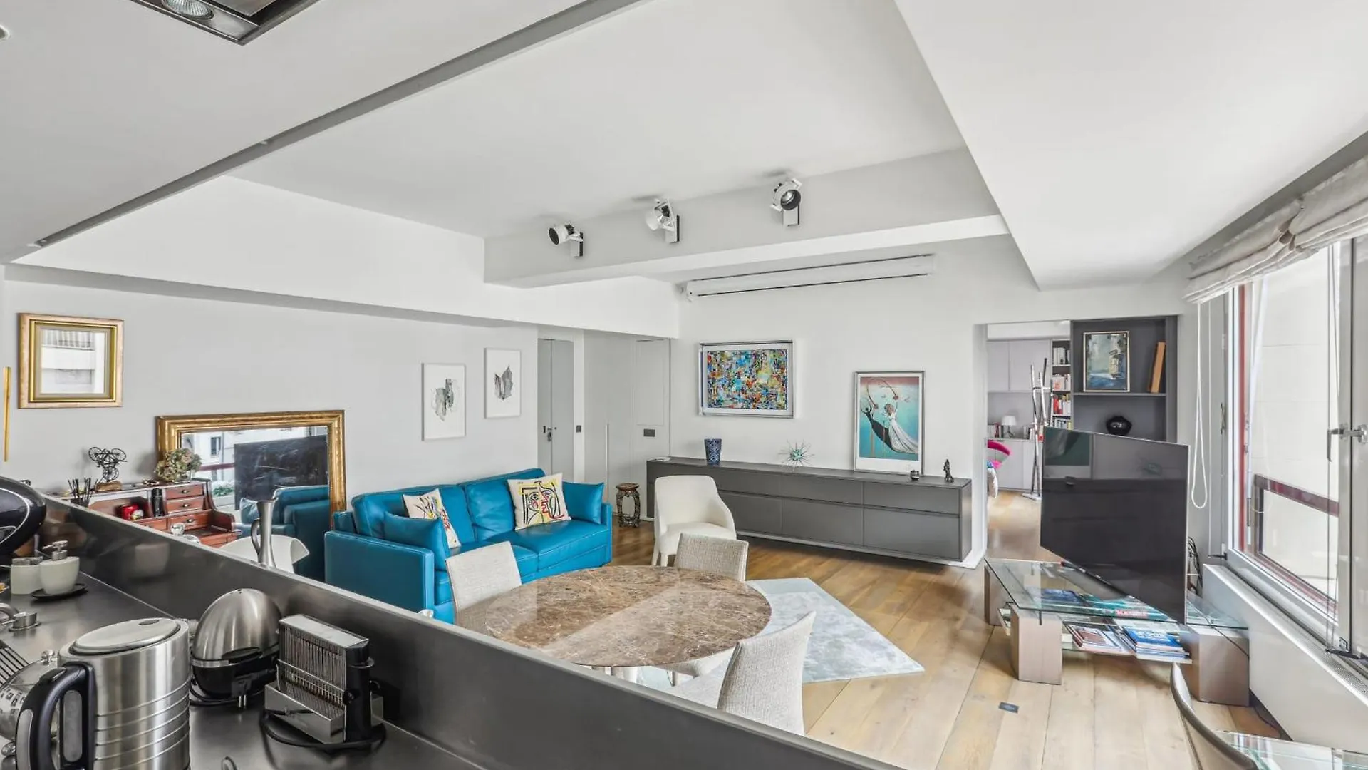 Apartment Quai Des Celestins 2bdr By B'your Paris
